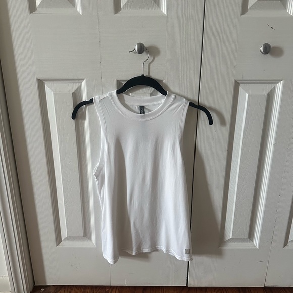 Vuori Energy Tank Top White - Picture 2 of 3